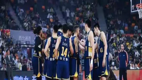 《罗马诺独家揭秘：埃利奥特重返利物浦在即，利物浦维拉谈判风云再起！》