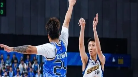 “11连胜势头强劲！帕丘卡对决莱昂，揭秘墨超焦点大战精彩瞬间！”